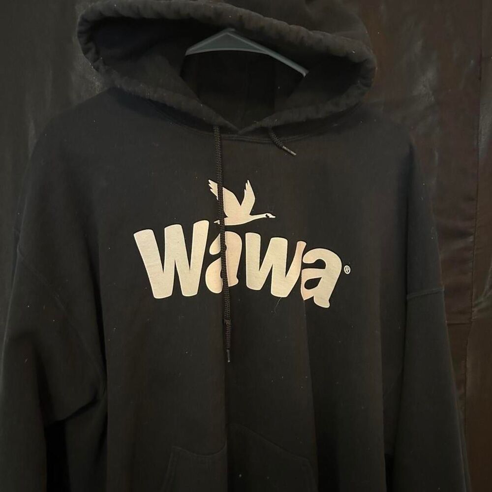 Gildan Men's Black Hoodie